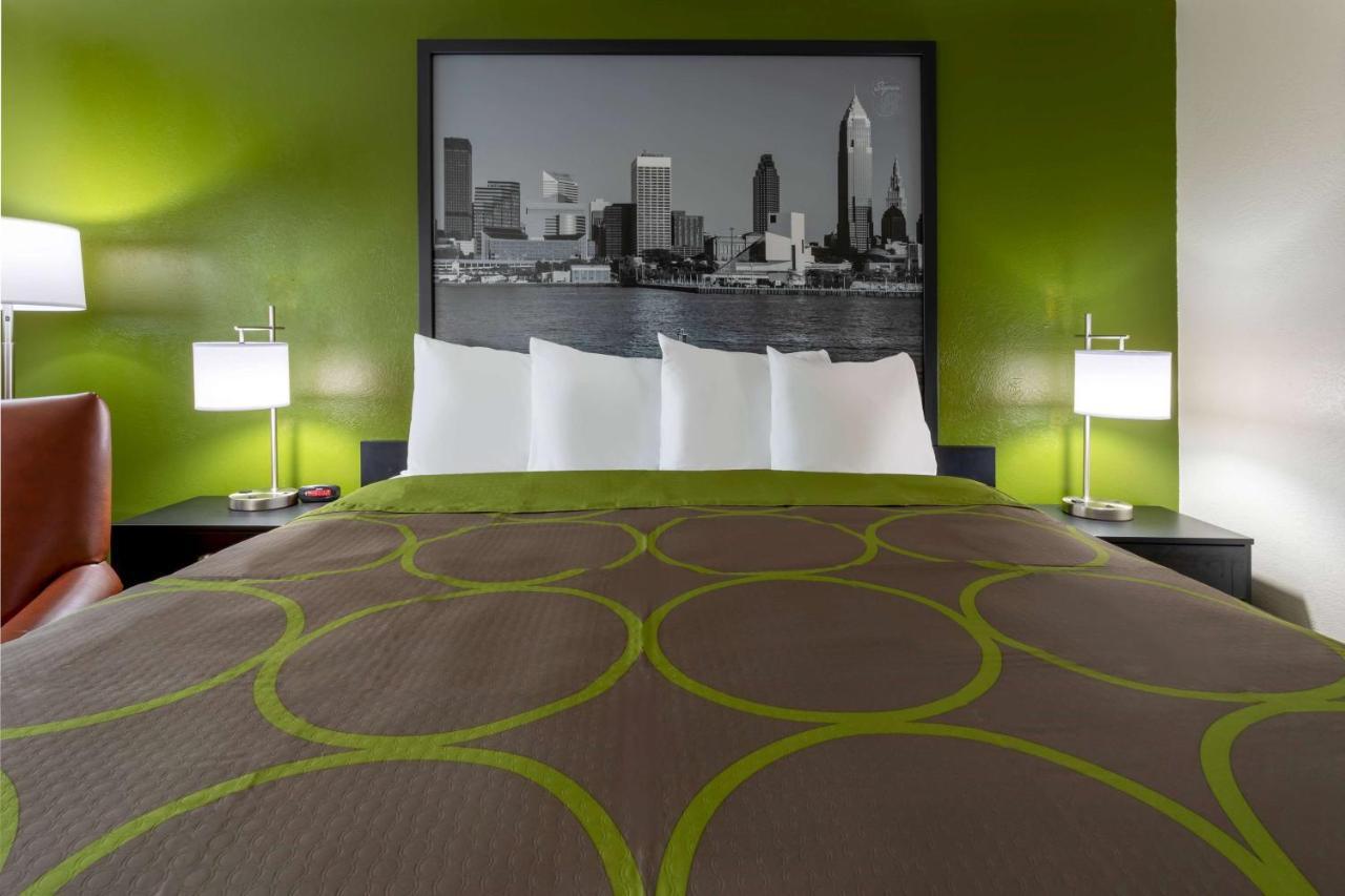 Super 8 By Wyndham Wooster Hotel Bagian luar foto